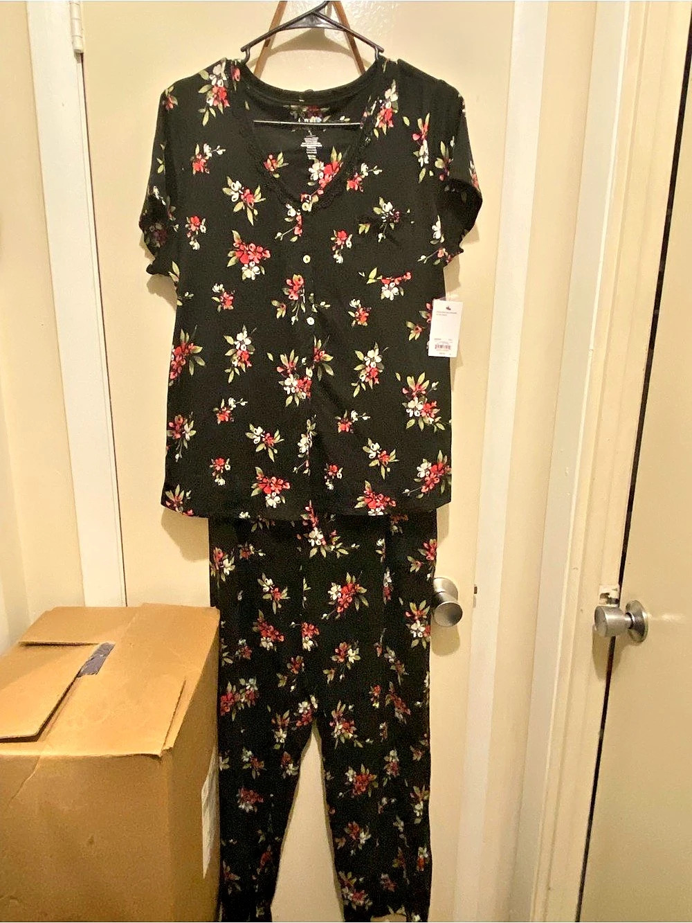 Croft & Barrow Floral Pajama Set in Black Size Large NWT